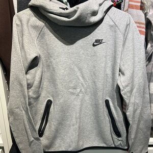 Nike Heather Gray Pullover with Black Details